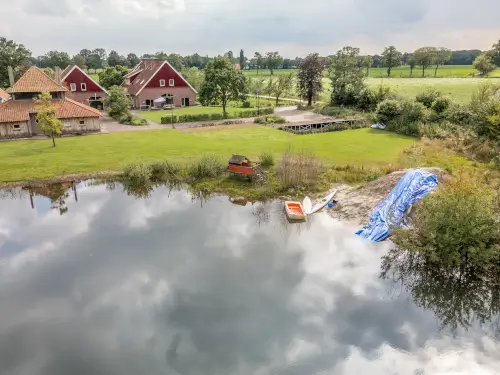 Familienhaus mit Schwimmteich, Spielkeller und Sauna