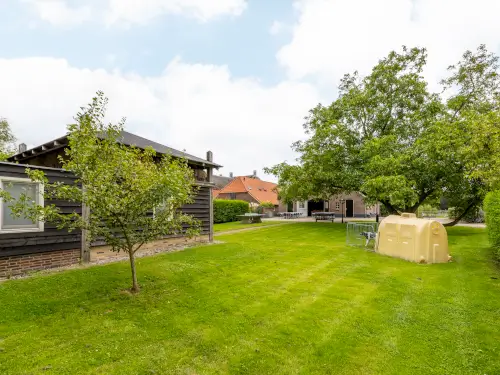 Modernes Ferienhaus im Grünen