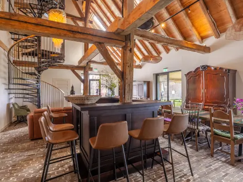 Luxus-Ferienhaus inmitten von Auen und grünen Landschaften