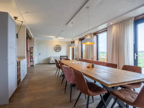 Neu - Gemütliches Ferienhaus mit Blick über Wiesen und Wasser