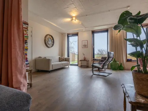 Neu - Gemütliches Ferienhaus mit Blick über Wiesen und Wasser