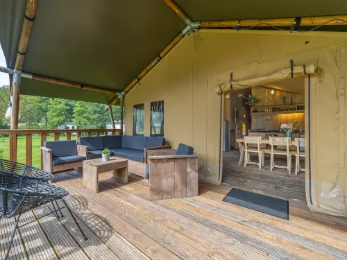 Gruppenunterkunft mit 4 Lodges mit privater Veranda