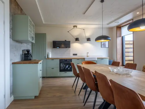 Charakteristisches Bauernhaus in der Nähe des Slotermeers