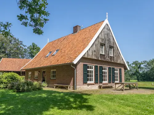 Neu - Stimmungsvolle Ferienadresse mitten in der Landschaft von Twente