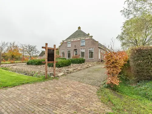 Gemütlicher Ferienhof mit großem Garten, Terrasse und Spielwiese
