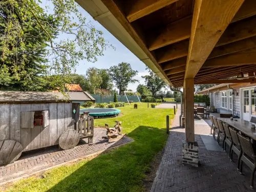 Familienunterkunft mit Bar und Indoor-Spielbereich