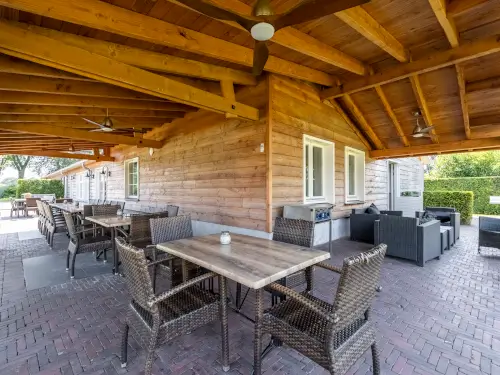 Familienunterkunft mit Bar und Indoor-Spielbereich
