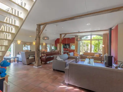 Ferienhaus mit Hottub, beheizter Spielscheune & Pizzaofen