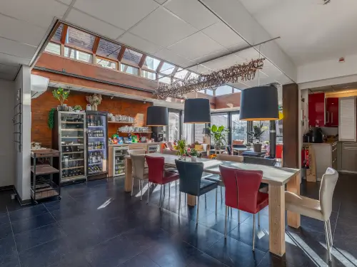 Einzigartiges Ferienhaus mit Wohnungen und Privatzimmern