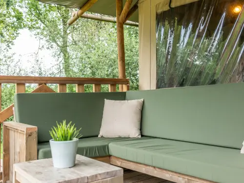 Neu - Gruppenunterkunft mit 3 Lodges mit privater Veranda